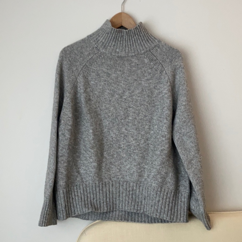 Wool blend heather grey sweater (xs)